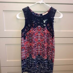 Sleeveless crochet neck/ back button top!